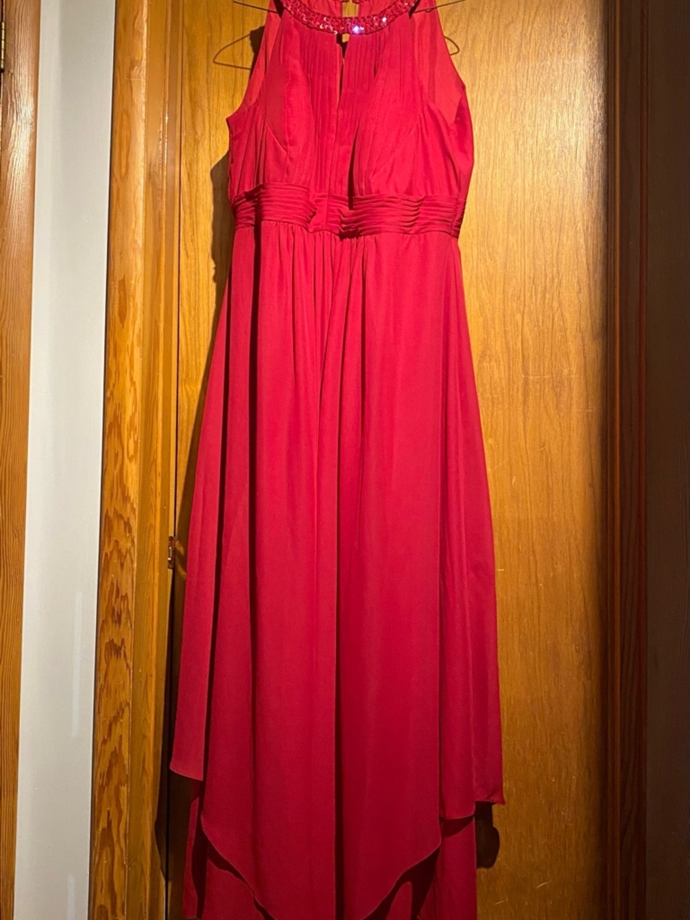 Elegant Red Sleeveless Evening Dress